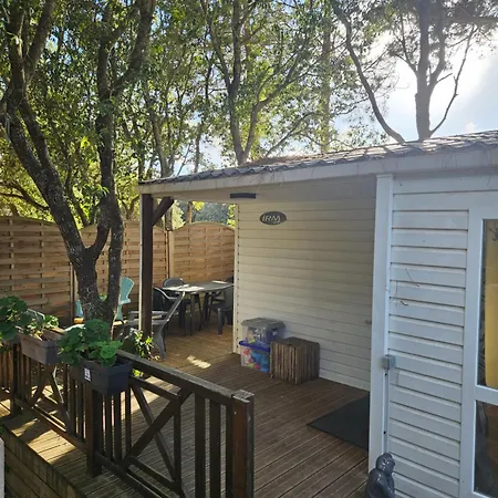 Dans Terrain Prive Et Familiale