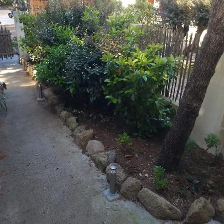 Chalet Dans Terrain Privé Et Familiale Bonifacio (Corsica)