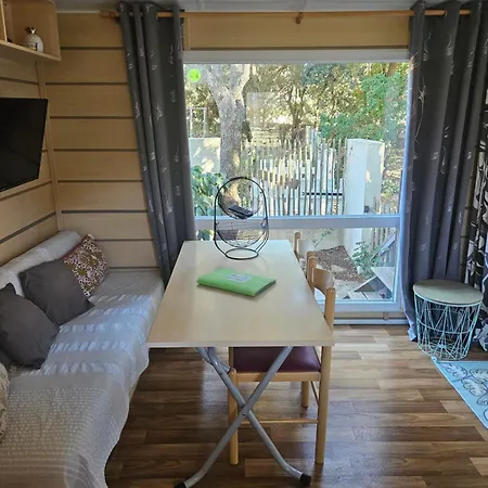 Dans Terrain Prive Et Familiale