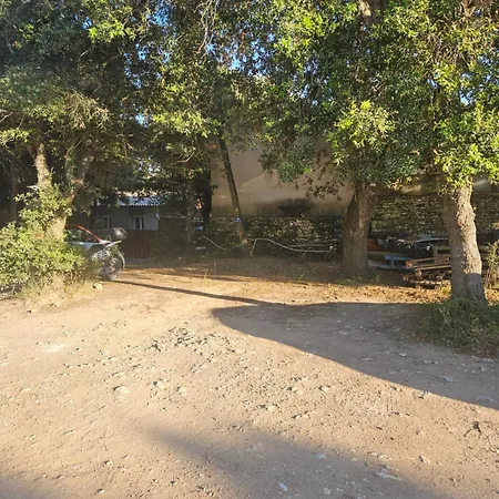 Chalet Dans Terrain Privé Et Familiale