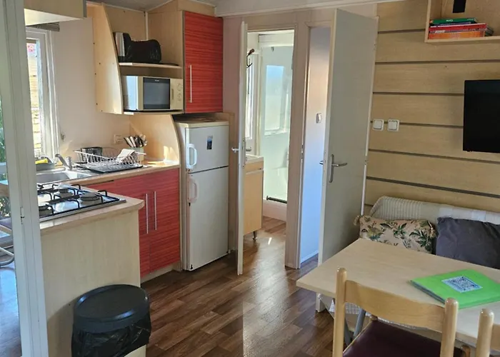 בקתה Dans Terrain Prive Et Familiale *