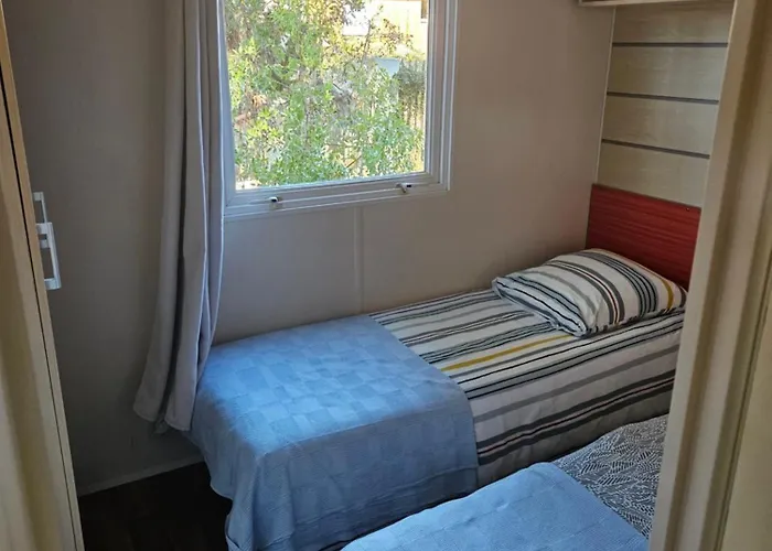 בקתה Dans Terrain Prive Et Familiale